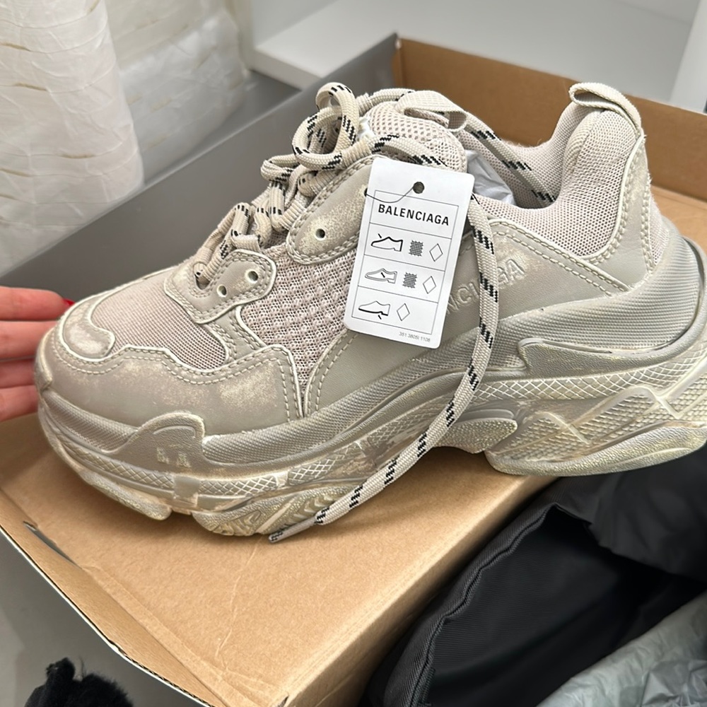 Balenciaga triple S Sneaker Brand New Size 38